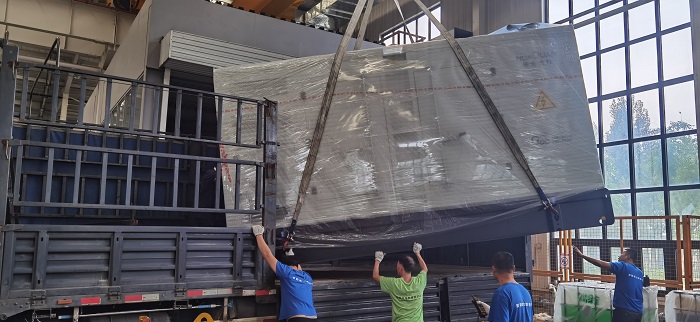 華全工廠(chǎng)備用柴油發(fā)電機(jī)組助力企業(yè)正常運(yùn)行